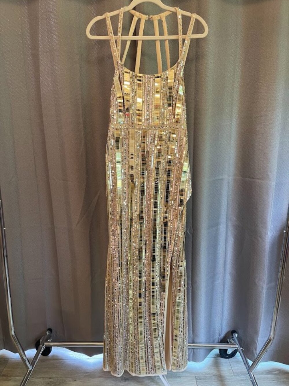 Mac Duggal Gold and Silver Halter Neck Embellished Detailed Back Gown SZ 6